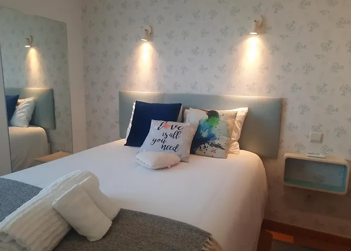 Hébergement de vacances Sunflower Sea View With Magnificent Terrace In Serra Da Pescaria, - Portugal